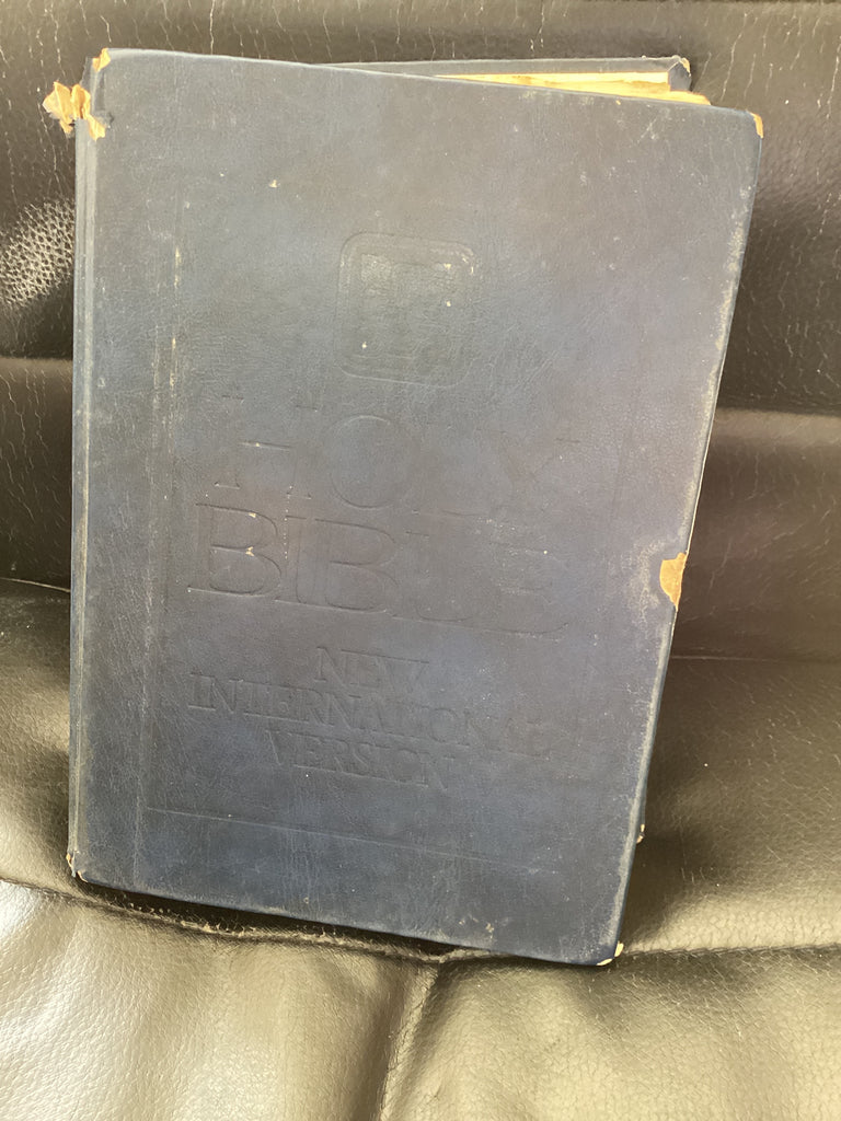 Holy Bible: New International Version (Used Copy)